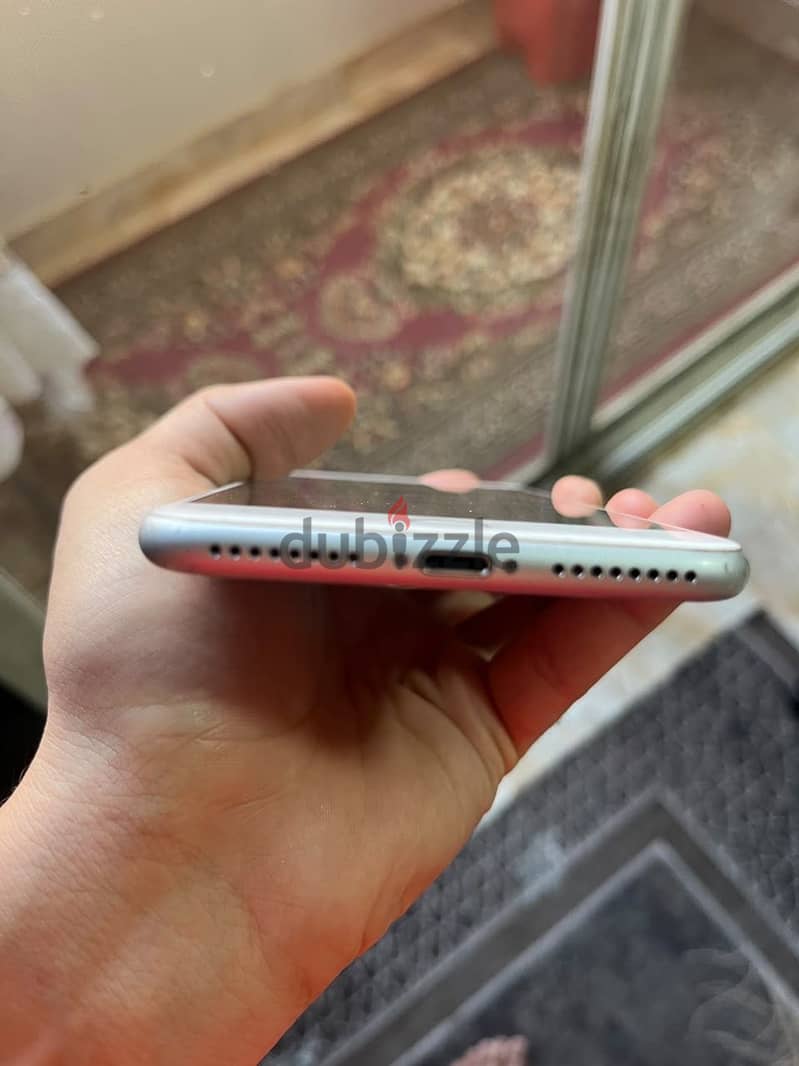 Apple - iPhone 8 Plus 4