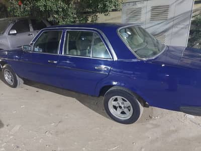 مرسيدس بنز اي 200 1980 W123