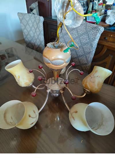 نجفه  جميله وقويه ذات لمبات متعدده