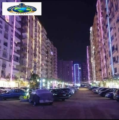 شقة مفروشة للإيجار زهراء المعادي الرقابة الإدارية متفرع من شارع الخمسين تتكون من اثنين غرفه نوم و ريسبشن 2 حمام منهم واحد ماستر مع غرفة النوم ومطبخ مكيفه 2 تكييف واى فاي غاز طبيعي دور اول علوي اسانسير