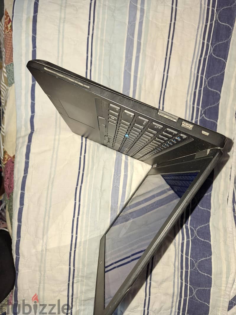 Dell Precision 3520 i5-7440HQ 3