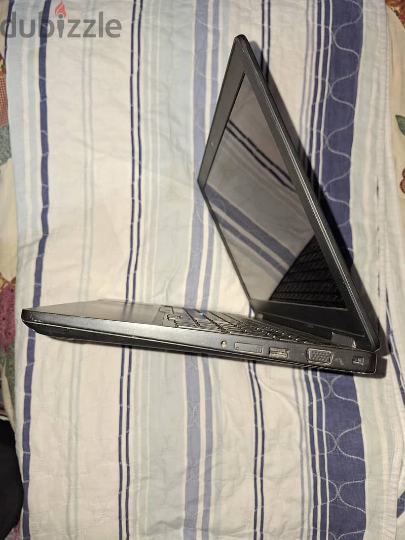 Dell Precision 3520 i5-7440HQ 4