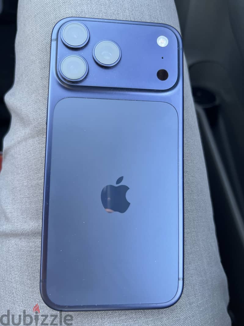 Apple - iPhone 17 Pro Max 4