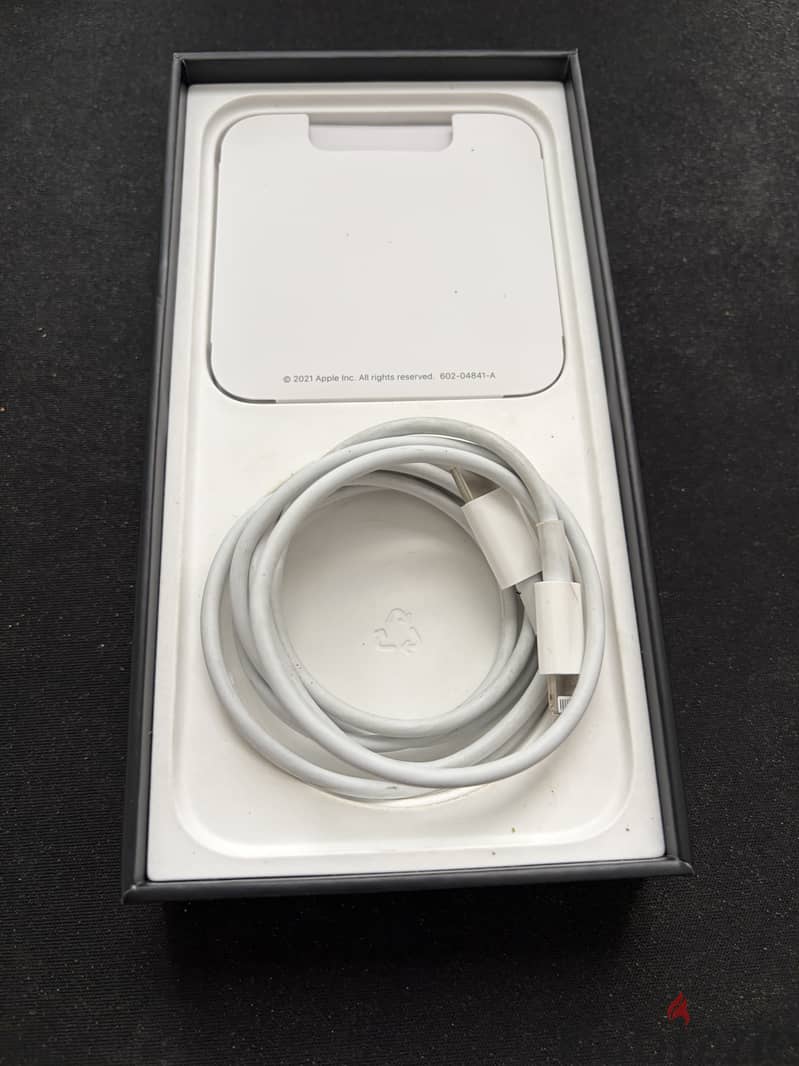 Iphone 13 pro 256 | 72%. Battery 3
