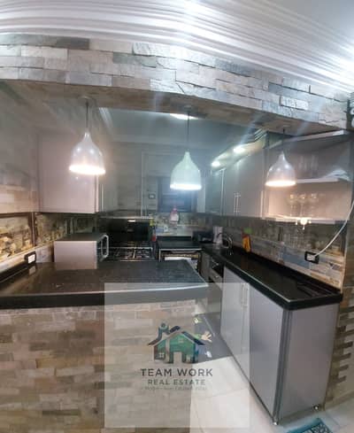 فرصة كاش بسعر لقطة شقة 70م بفيو فيلات وتأسيس VIP قرب مدخل زايد 5 الحي ال16Cash opportunity at a bargain price: 70m² apartment with villa views and VI