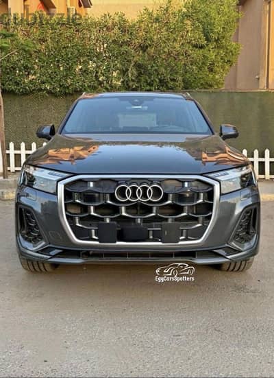 AUDI Q7 S-LINE PLUS