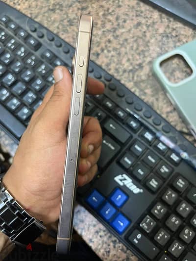 Apple - iPhone 16 Pro Max