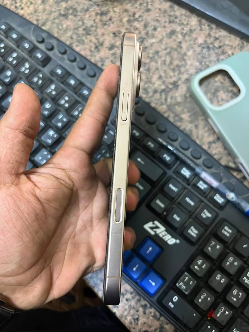 Apple - iPhone 16 Pro Max 2