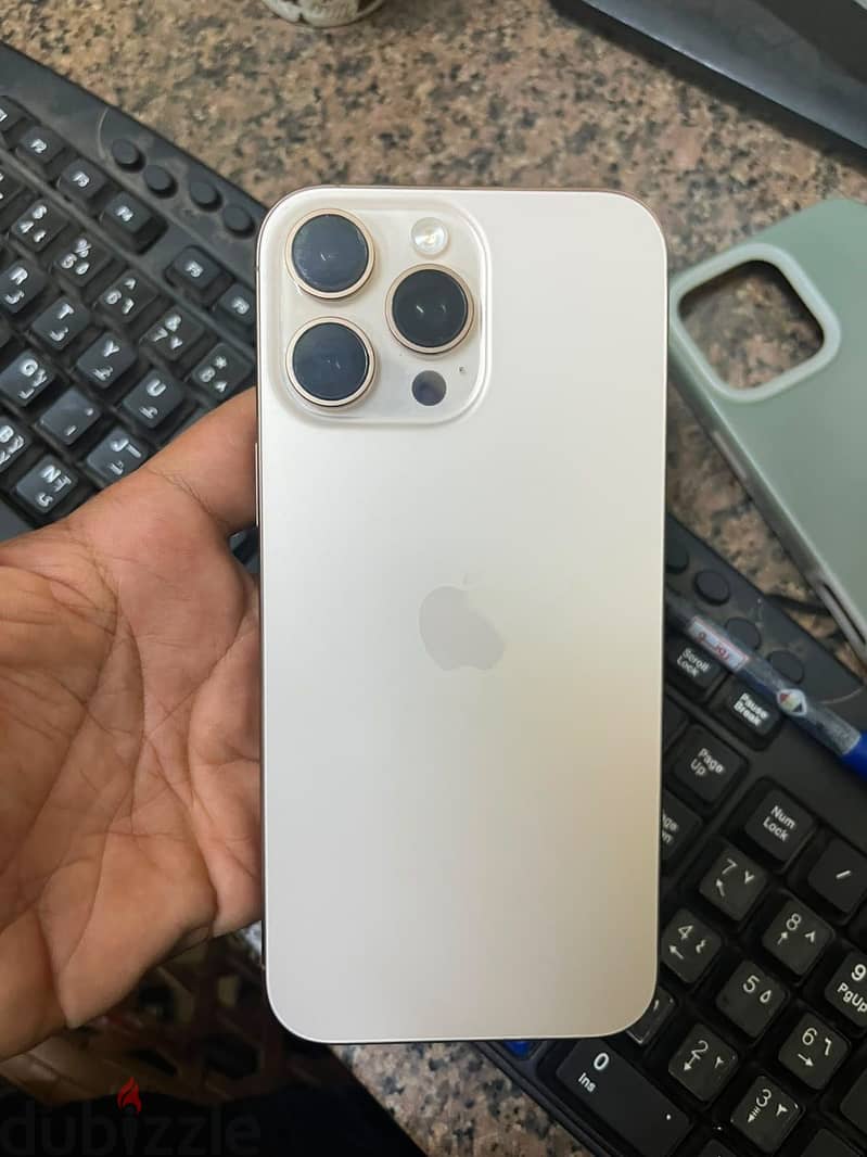 Apple - iPhone 16 Pro Max 7