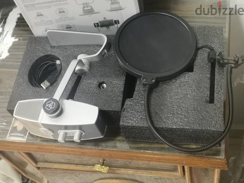 AKG Lyra c44 USB Mic + Pop Filter 1
