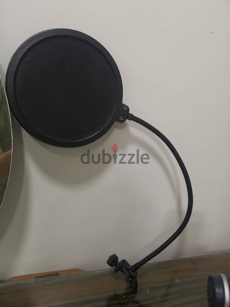 AKG Lyra c44 USB Mic + Pop Filter 3