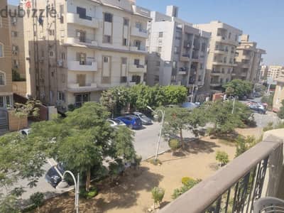 شقه للبيع كومباوند حداءق الفداء شارع محمد نجيب مساحه ٣٠٠ج متر