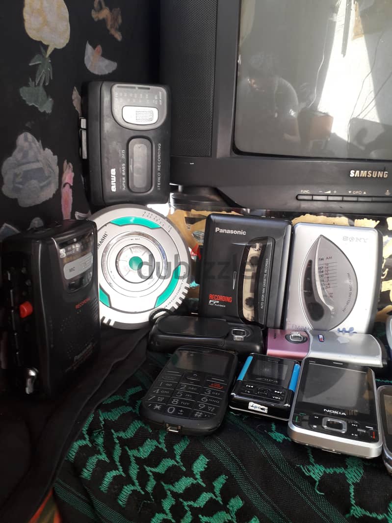 Retro Antique available 6