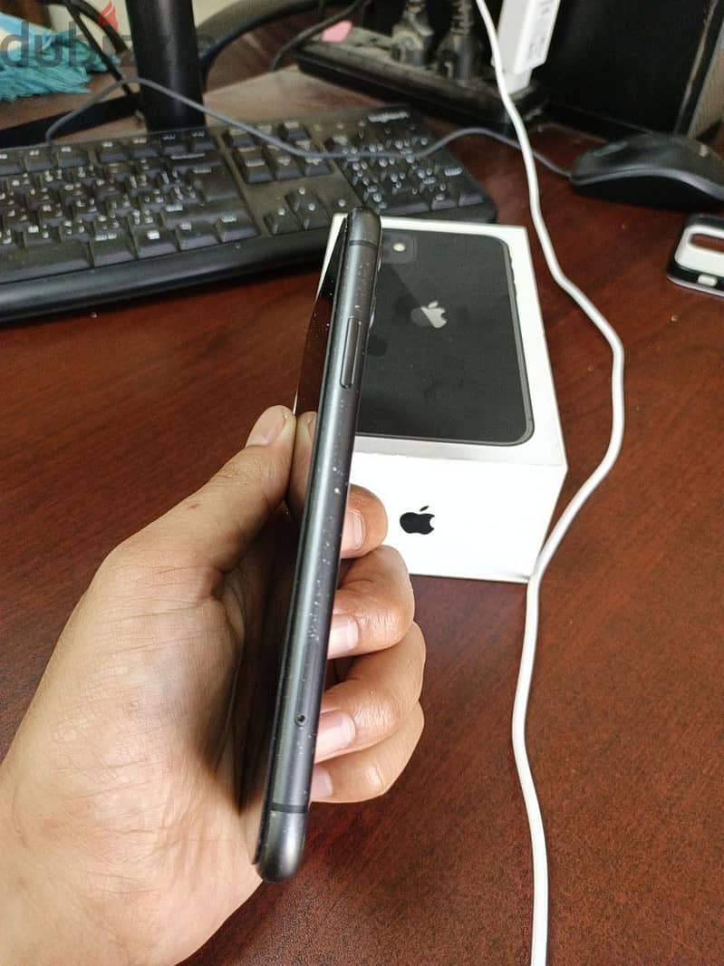 Apple - iPhone 11 4