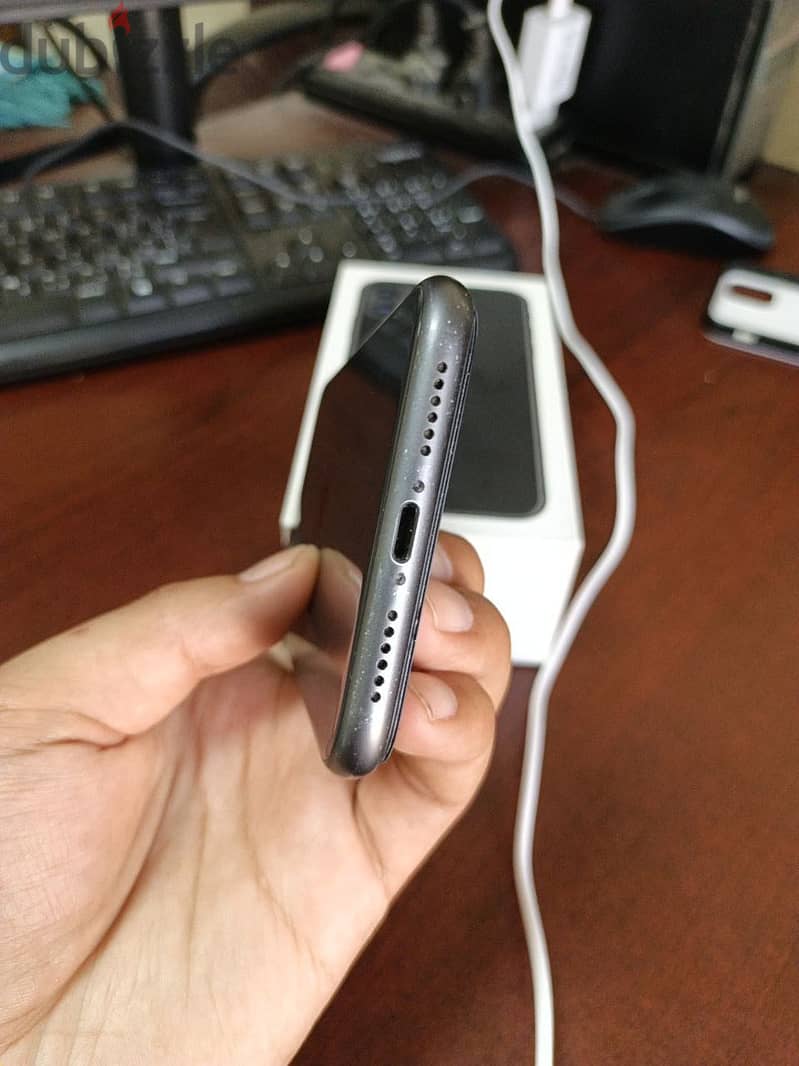 Apple - iPhone 11 5
