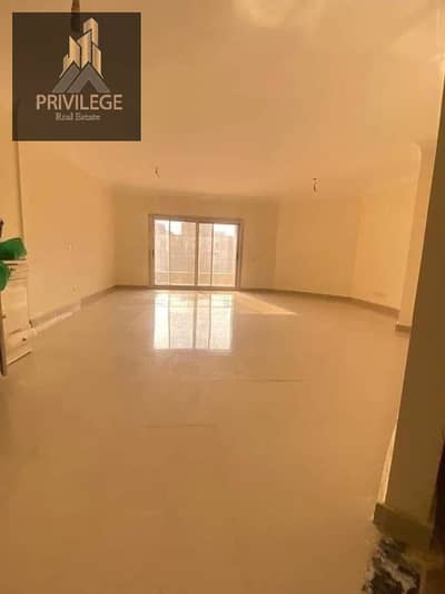A unique sea view apartment for sale in Hayat Degla compound