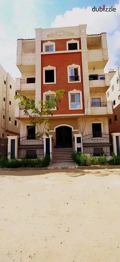 روف للبيع في مدينة بدر – الحي المتميز منطقة 13 – بحري – على الحزام الأخضر مباشرة – متسلم جهاز – عداد – مبني 25%