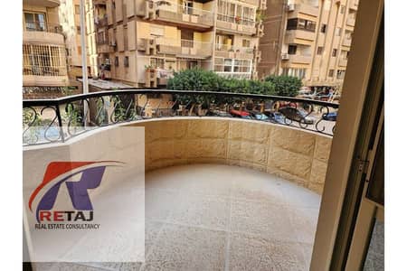 للايجار المفروش 180 متر 3 غرف و 2 حمام بتشطيب الترا سوبر لوكس وفرش مودرن فى المنطقه الثامنه مدينة نصر