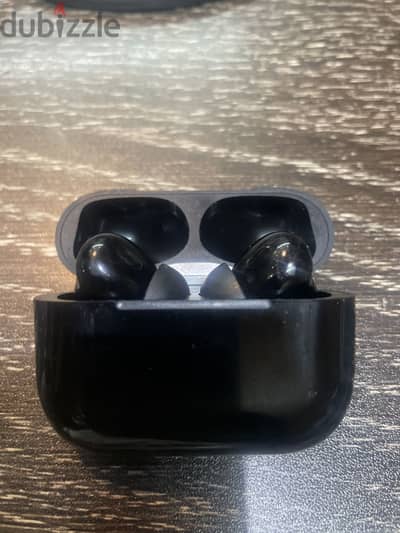 Black airpods pro