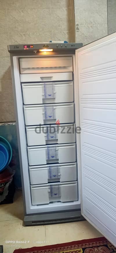 ديب فريزر     chest freezer