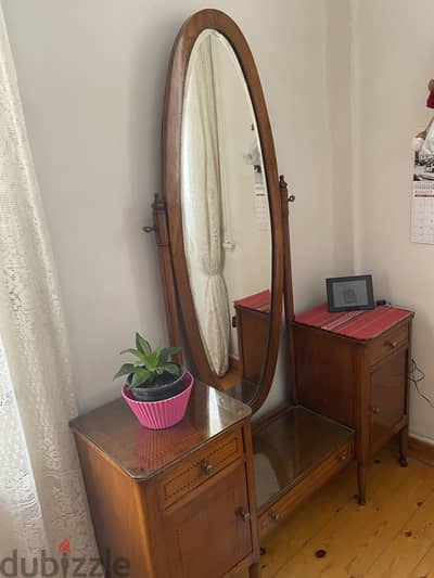  Classic Wooden Dresser w/ Mirror & Storage