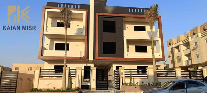 Apartment 190m a bargain in the best location in the club neighborhood immediate delivery - half finishing
