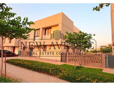For Sale Standalone Villa in a Prime Location in Al Burouj El Shorouk Open View and Fully Finished
