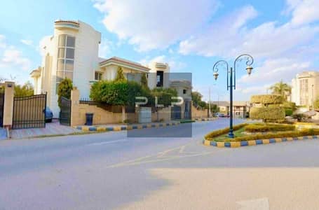 توين هاوس للبيع في جولدن هايتس 1 – أمام بوابة 9 الرحاب مباشرة موقع مميز جدًا – تشطيب ممتاز – جاهز للسكن