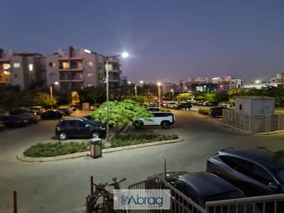 شقة بالاجهزة و الاتكيفات للبيع داخل كمبوند ذا ادريس الشيخ زايد 3 غرف