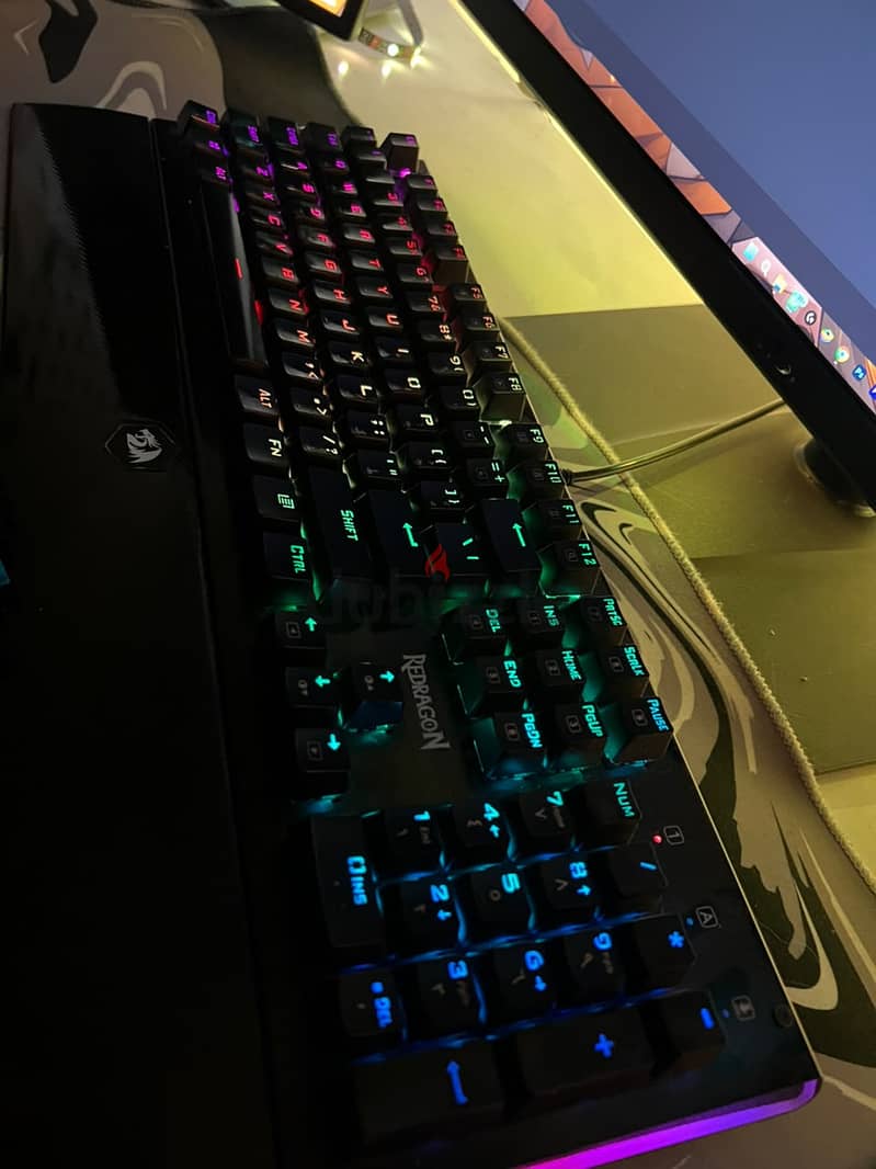 Redragon K569 Mechanical RGB 4