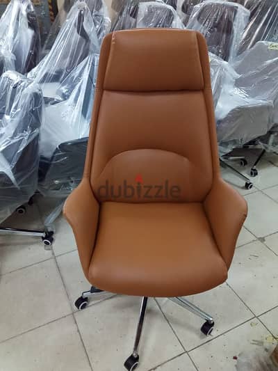 كراسي مدير وكراسي انتظار من Moreno Furniture | فخامة وراحة