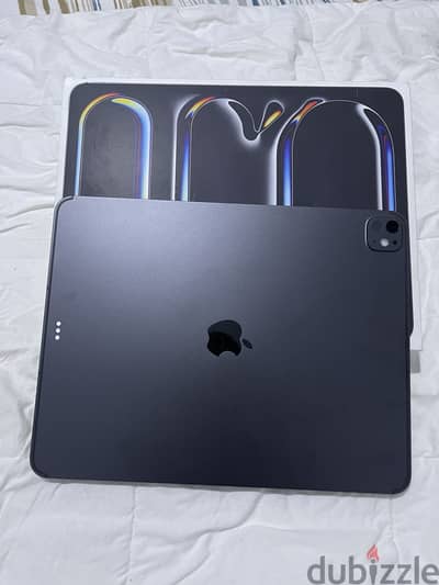 : iPad Pro M5 13 inch + Apple Pencil Pro + كفر وستاند