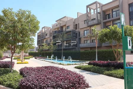For a quick sale: a resale apartment ready to move - furnished in the Golden Square area, within the Fifth Square compound by Al Marasem.