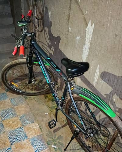 TRINX عجلة