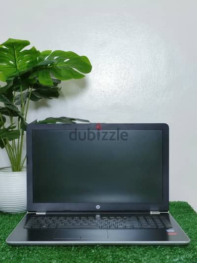 Model 15-bs110ne Core i5-8250u /VGA 4GB AMD