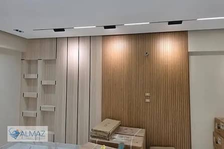 شقه فاضيه 170 متر للايجار بالمطبخ والتكييفات في كمبوند حياتي ريزيدنس في التجمع الخامس موقع الاستراتيجي يقع بجوار بوابة 9 مدينة الرحاب مباشرة.
