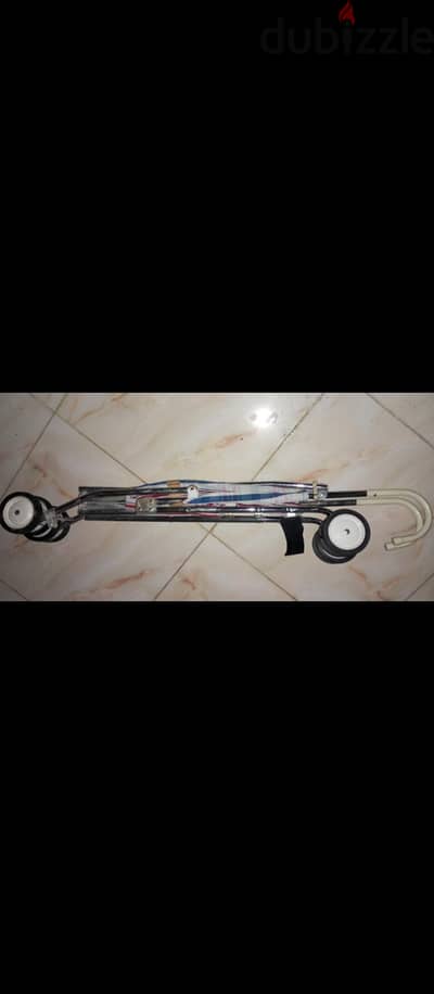 عربه عكاز لحمل الاطفال