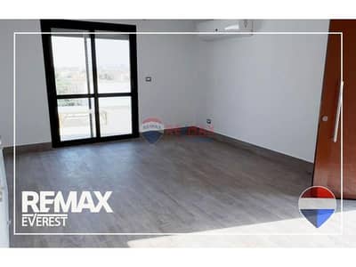 Semi-furnished studio with roof-Amazing View