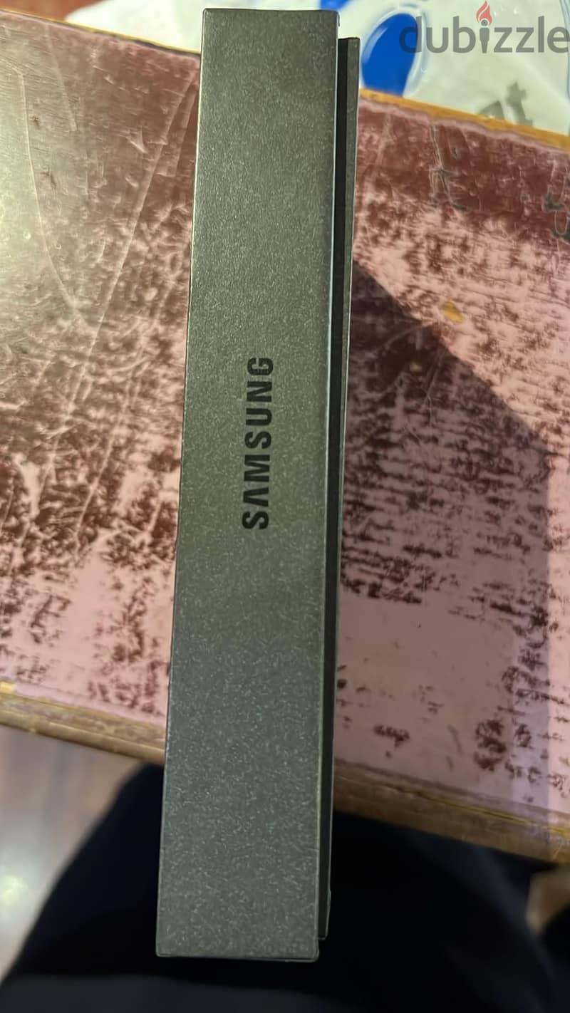 Samsung S25 FE 4