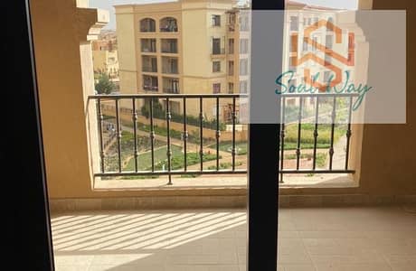 شقة للايجار بموقع متميز داخل كمبوند ميڤيدا ٣ غرف نوم