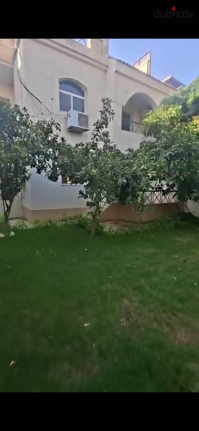 تاون هاوس للايجار 4 غرف تطشيب مميز تكييفات و مطبخ  في كمبوند حدائق المهندسين الشيخ زايد