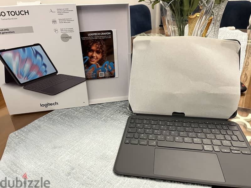 iPad Air M2 256 Wifi + Logitech Magic keyboard 10
