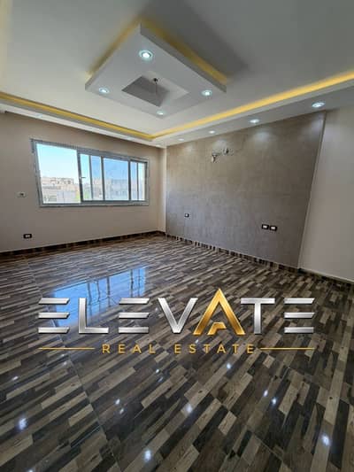 شقة للإيجار في كمبوند ذا سكوير – 185م | 3 غرف نوم | دور أول | تشطيب كامل