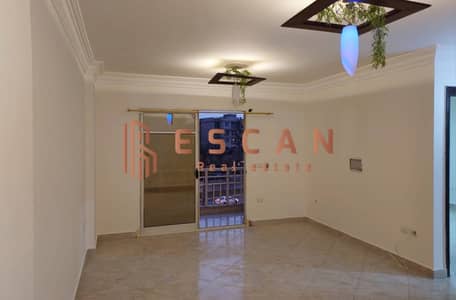 Apartment 82m² for rent in Madinaty, District 7 (B7), special finishes, close to traffic and services.