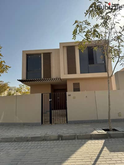 Prime 4 Bedrooms Ready to Move Standalone Villa for Sale in Sodic East Al Shorouk