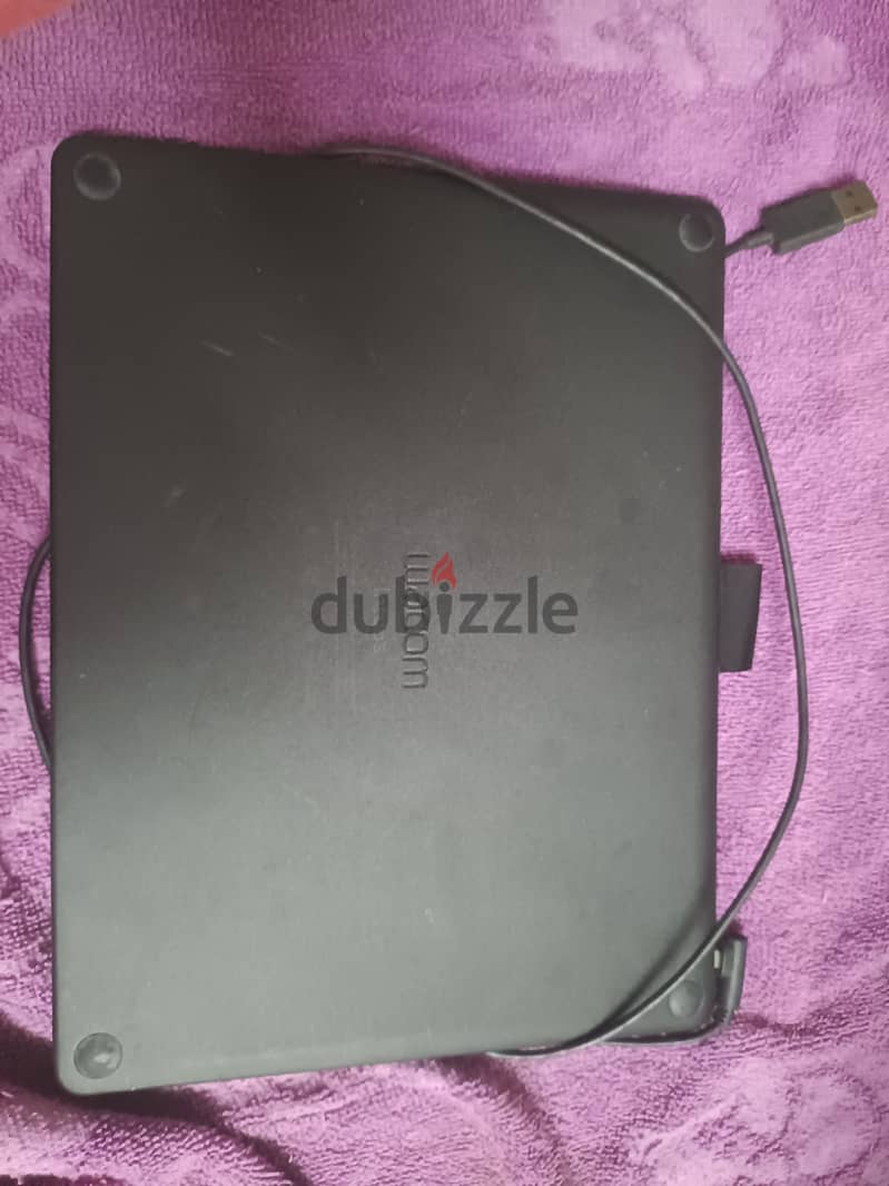 Wacom Intuos Wireless Tablet - Medium (CTL6100WLK0) (Black) 1