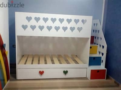 سرير دورين للبيع (مع درج ثالث بعجل يستخدم كسرير او درج تخزين كبير)