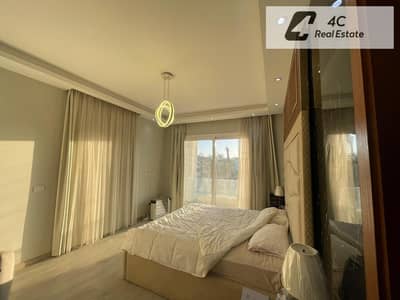 تاون هاوس luxury ريسيل باقل سعر في هايد بارك التجمع الخامس مفروش بالكامل جاهز للسكن open view بتقسيمه مميزه