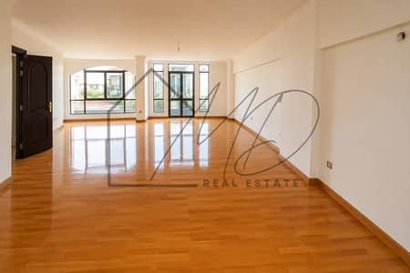 Apartment for residential rent in Smouha 220m