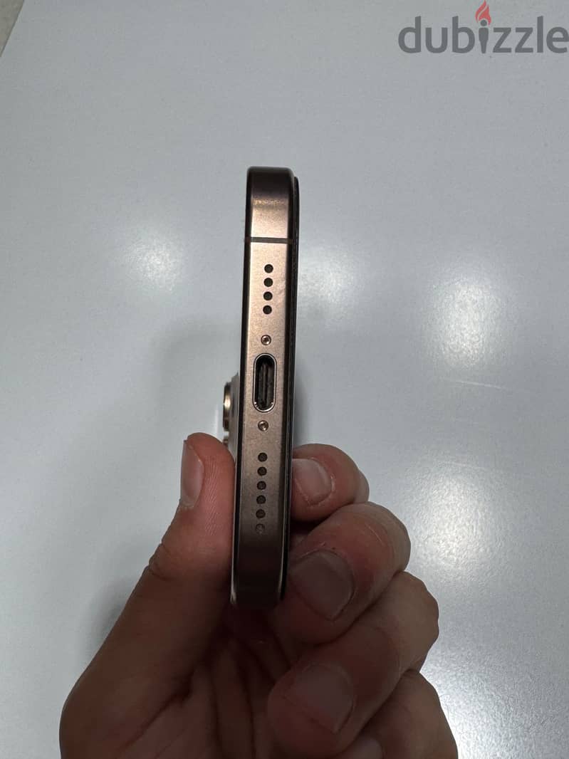 iPhone 16 pro max 4
